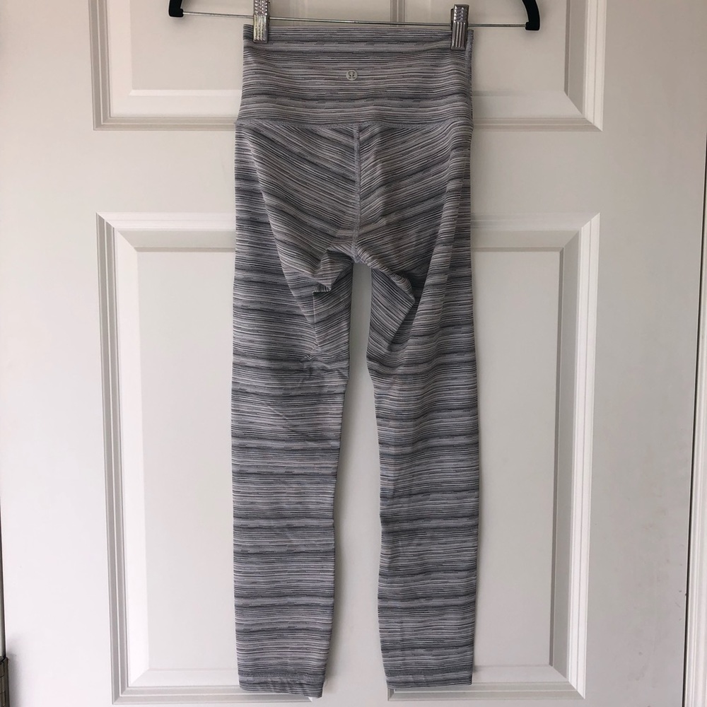 Grey Lulus Size 2 Excellent Condition! - image 4